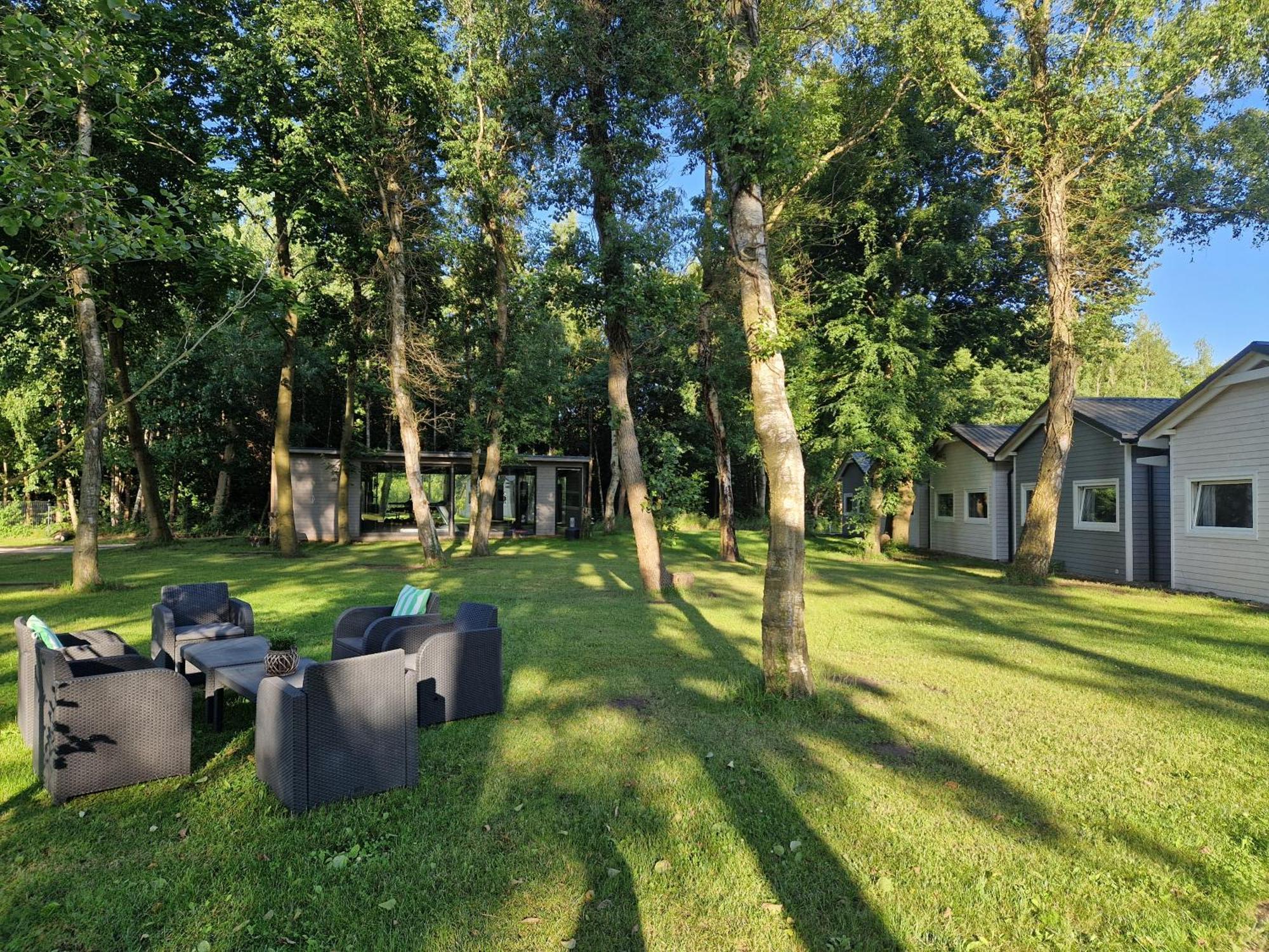 Lumi Resort Domki Letniskowe Z Podgrzewanym Basenem Rewal Exterior foto